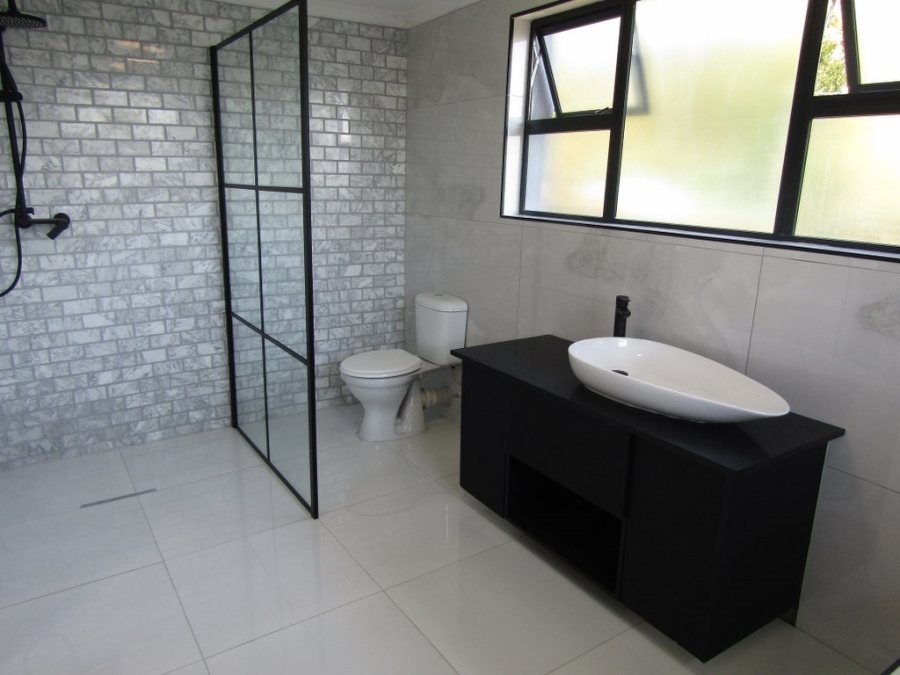 4 Bedroom Property for Sale in Humansdorp Eastern Cape